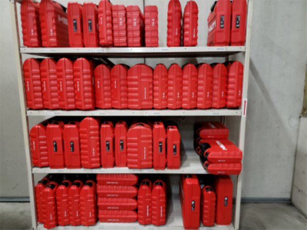 エアコン取付工事には道具は大切です！業務用エアコンならデヴァシオン！！