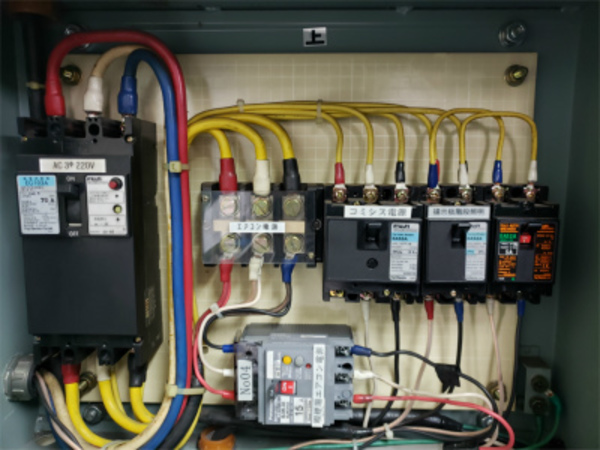 業務用エアコンブレーカー交換！京都・滋賀の業務用エアコンならデヴァシオン！