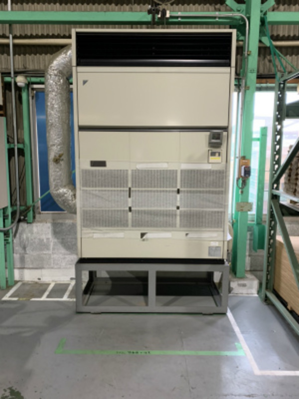 コロナウイルスにも負けず！業務用床置型エアコン取付工事！