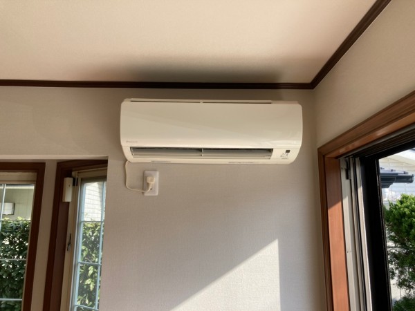 京都でルームエアコン取替工事！格安業務用エアコン在庫あります(^_^)b