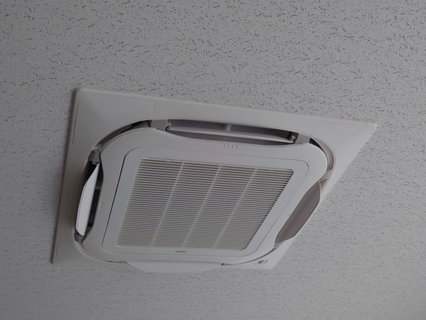 京都で補助金利用で業務用エアコン入替工事😁