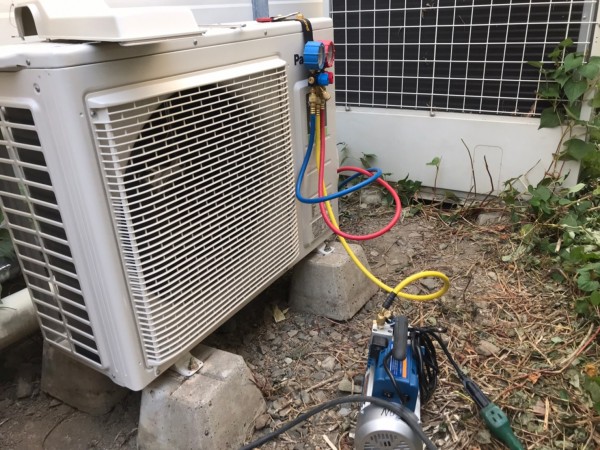 滋賀で業務用エアコン更新工事🙂