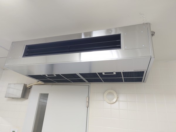 滋賀で厨房用エアコン更新工事🔸🔸