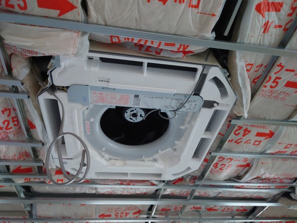 京都のテナントビルで業務用エアコン新設工事😃