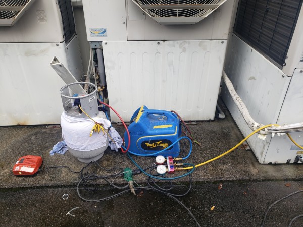 ガスヒートポンプエアコン、通称GHPの更新工事！！