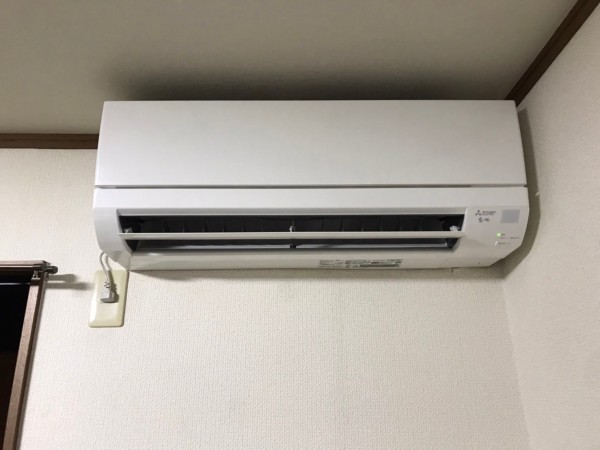 滋賀て不動産業者様からルームエアコン更新工事のご依頼