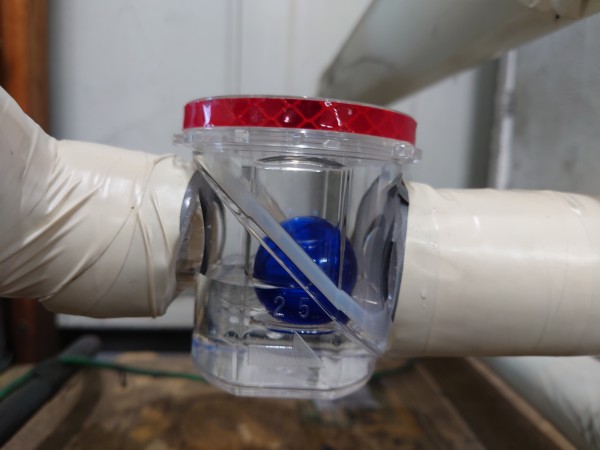 エアコンのドレン管にAトラップ取付作業