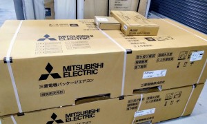 更新工事の業務用エアコンが納品されました(^▽^)/