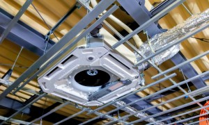 【施工の質が未来を守る】滋賀の店舗で業務用エアコンの仕込み工事を実施！