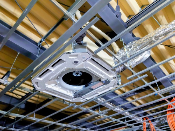 【施工の質が未来を守る】滋賀の店舗で業務用エアコンの仕込み工事を実施！