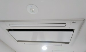 どのメーカー・どの型でも大丈夫！2方向エアコンも丁寧に交換＆点検OK👍