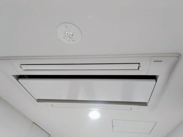 どのメーカー・どの型でも大丈夫！2方向エアコンも丁寧に交換＆点検OK👍