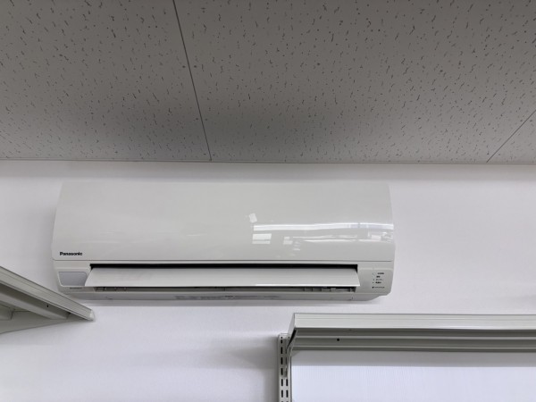 内装工事に伴うルームエアコン脱着工事✨