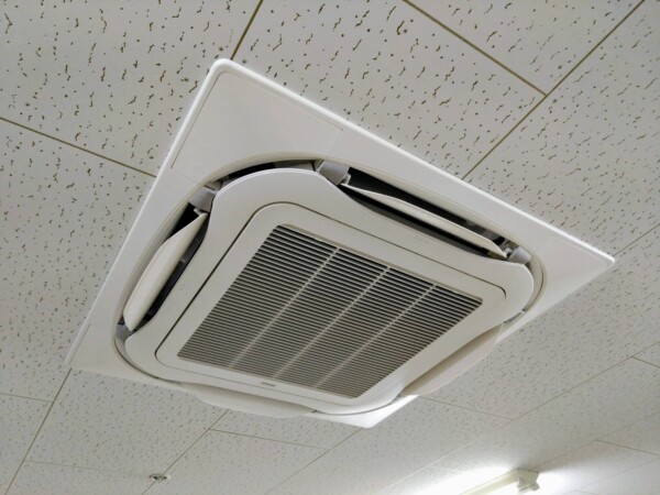 滋賀で業務用エアコン 更新工事👷