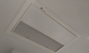 エントランス用にビルトインエアコン設置